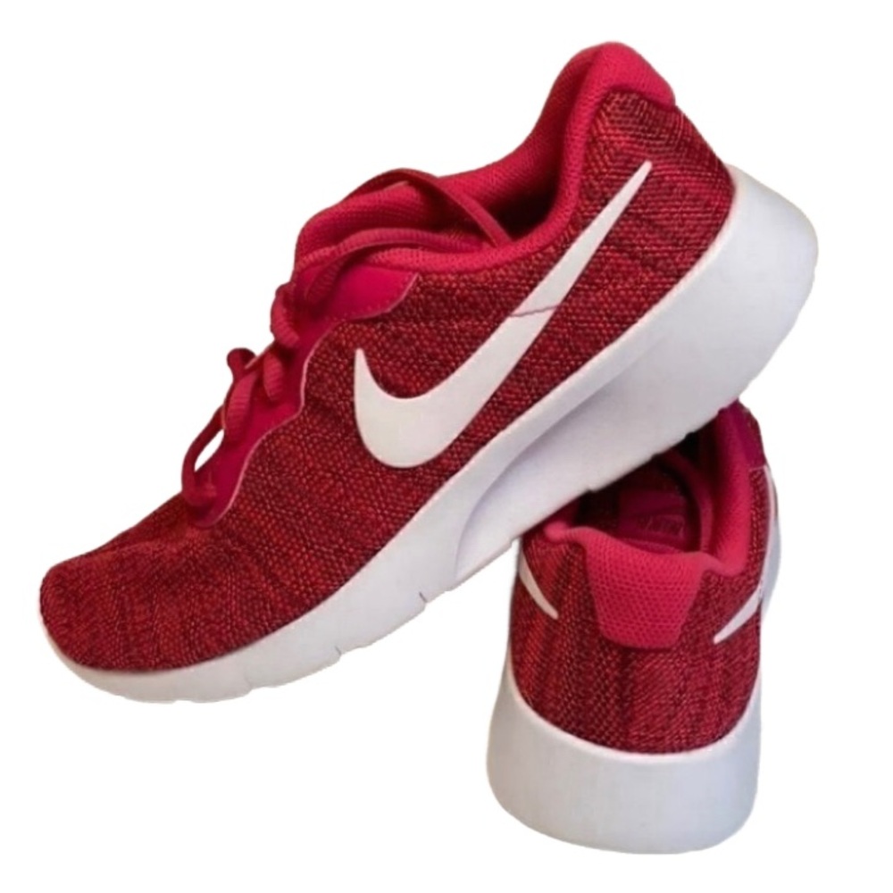 Nike Tanjun